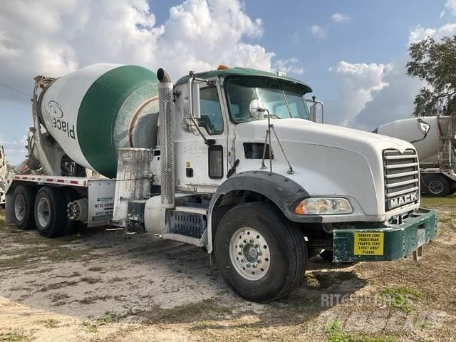 Mack GU813 Kita