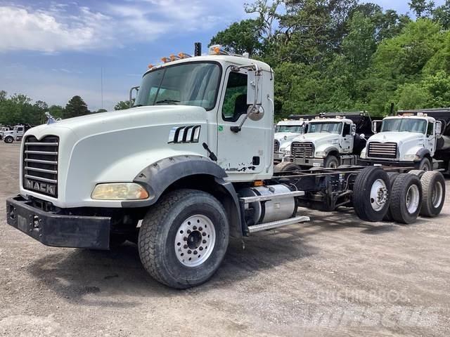 Mack GU813 Kabinos ir salonai
