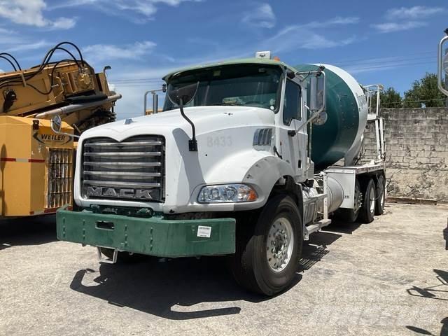 Mack GU813 Kita