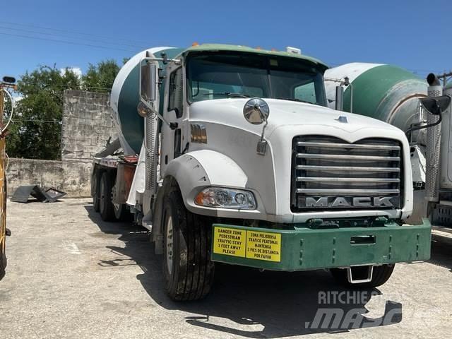 Mack GU813 Kita