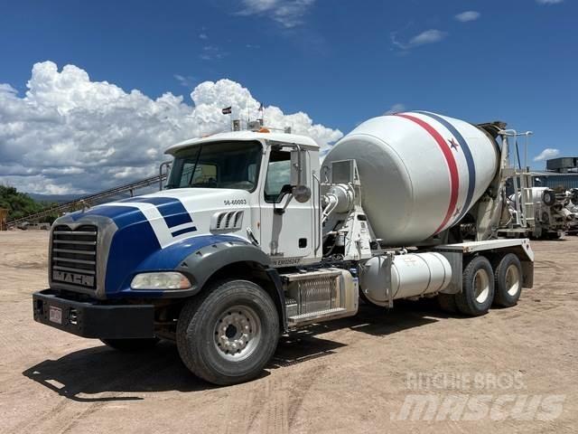 Mack GU813 Kita