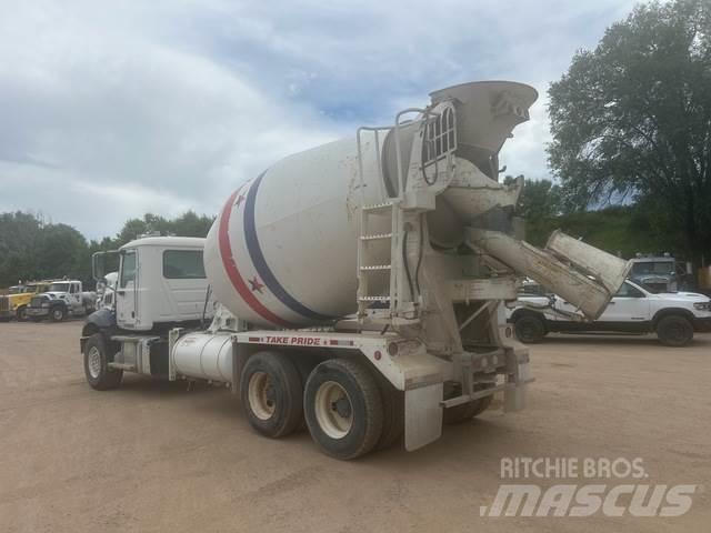 Mack GU813 Kita