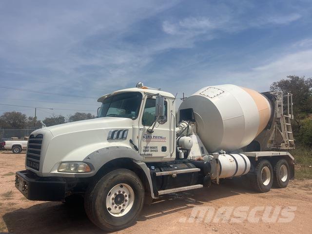 Mack GU813 Kita