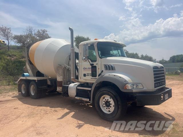 Mack GU813 Kita