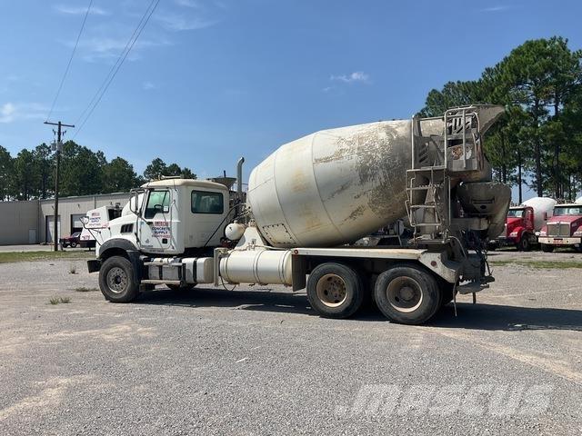 Mack GU813 Kita