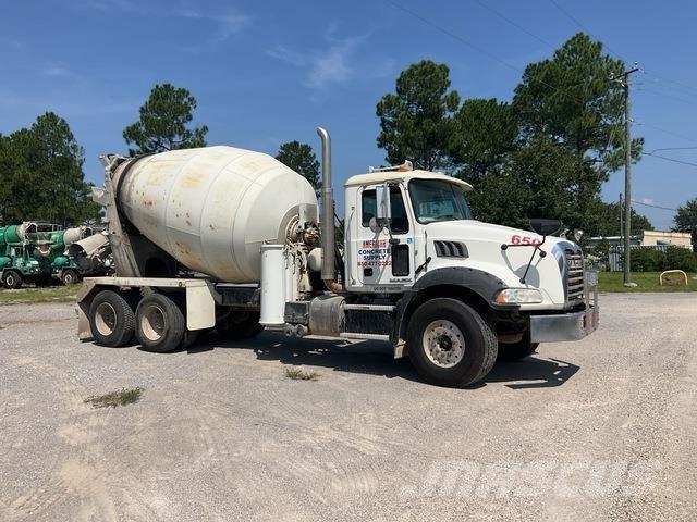 Mack GU813 Kita