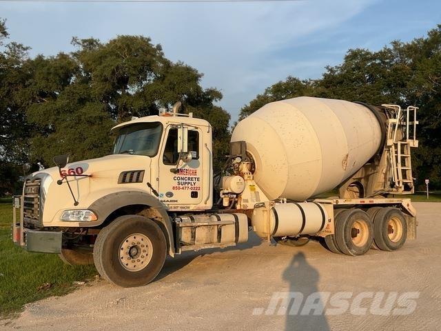 Mack GU813 Kita