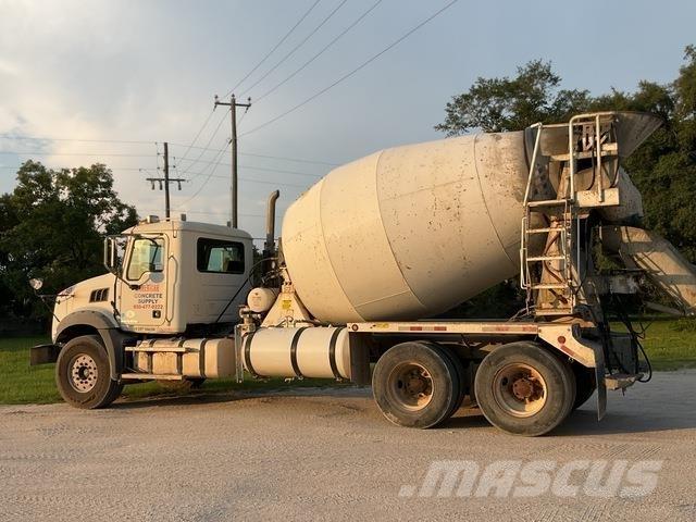 Mack GU813 Kita