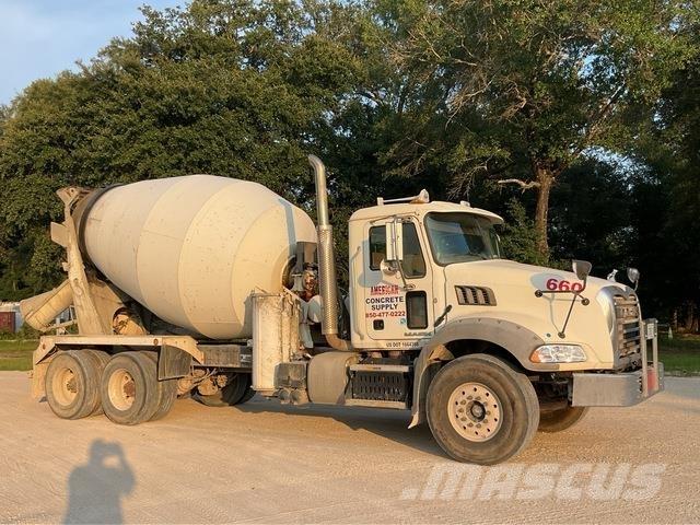 Mack GU813 Kita
