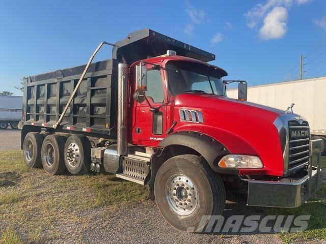 Mack GU813 Savivarčių priekabų vilkikai
