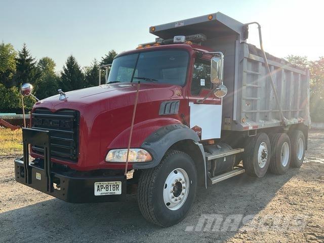 Mack GU813 Savivarčių priekabų vilkikai