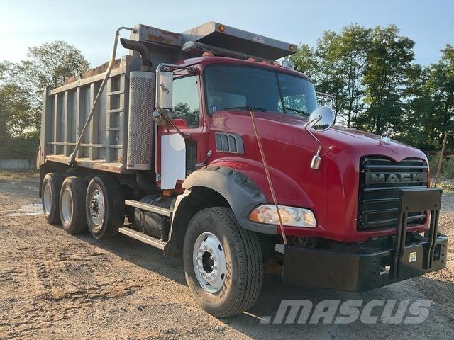 Mack GU813 Savivarčių priekabų vilkikai