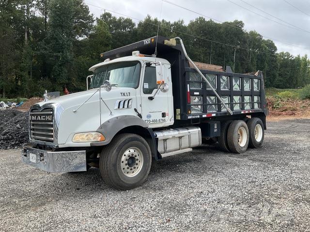 Mack GU813 Savivarčių priekabų vilkikai