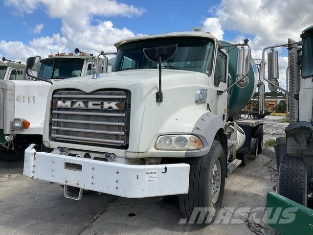 Mack GU813 Kita