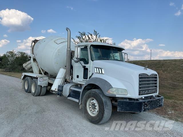 Mack GU813 Kita