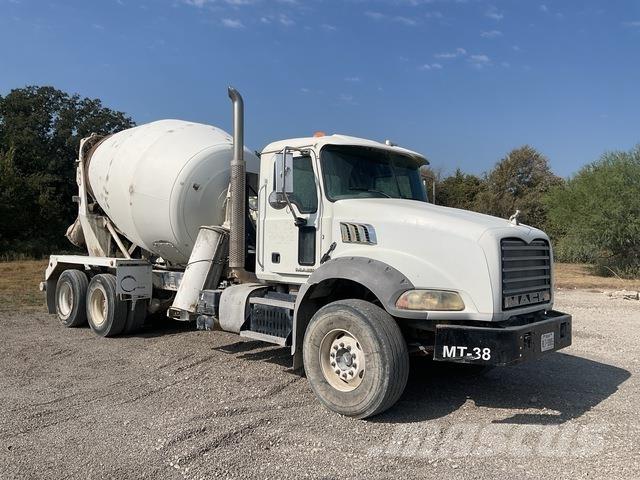 Mack GU813 Kita