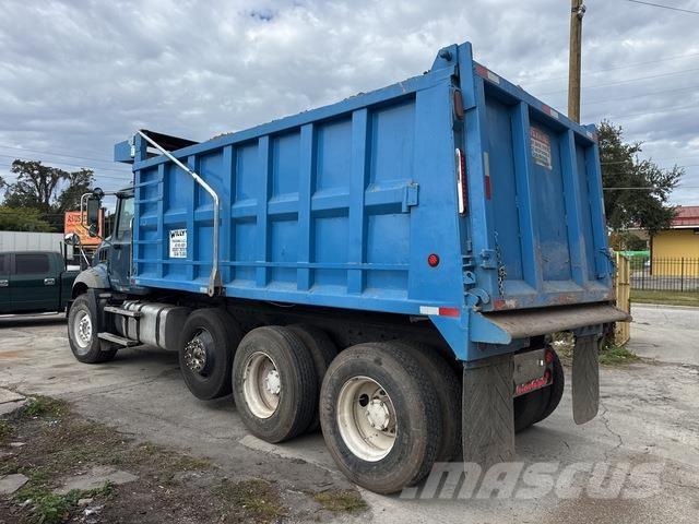 Mack GU813 Savivarčių priekabų vilkikai