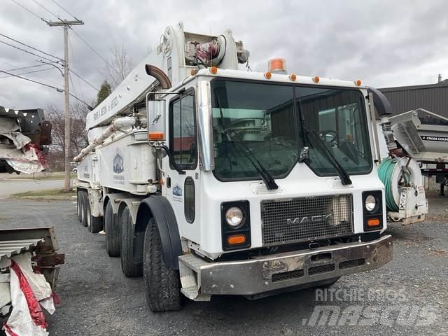Mack MR688S Betono siurbliai