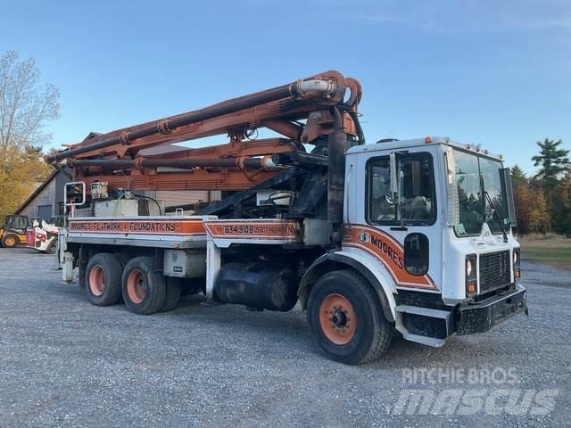 Mack MR688S Betono siurbliai