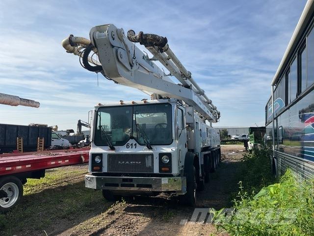 Mack MR688S Betono siurbliai