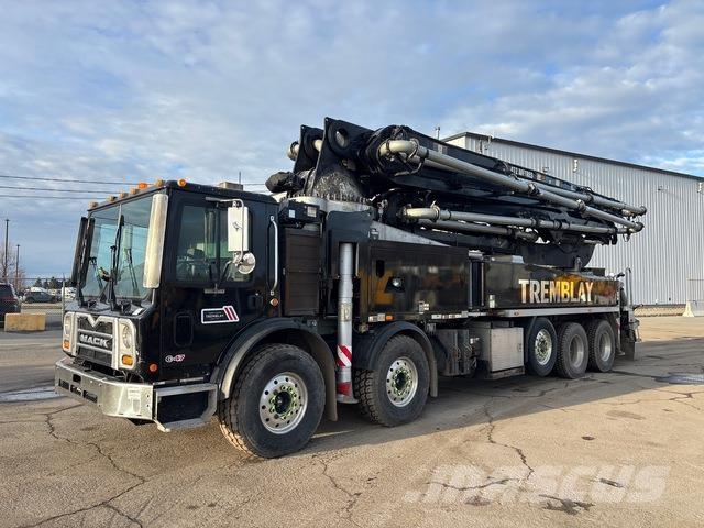 Mack MRU613 Betono siurbliai