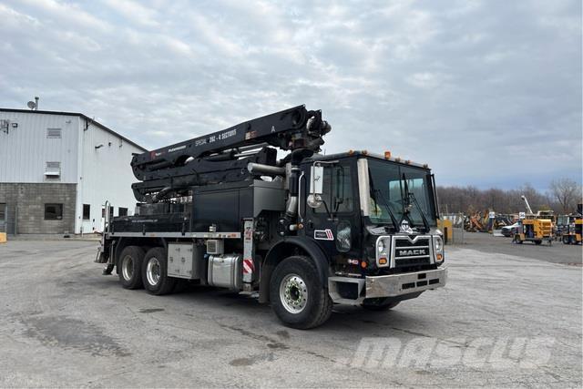 Mack MRU613 Betono siurbliai