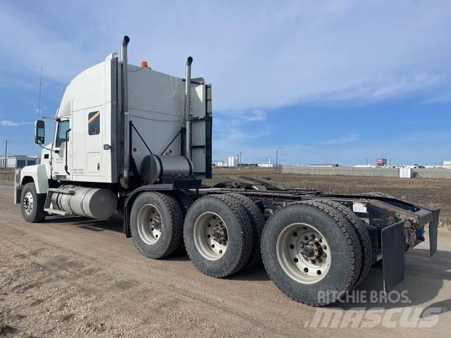 Mack PI86T Naudoti vilkikai