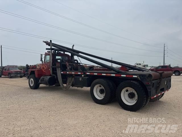 Mack RD600 Statyba - Kita