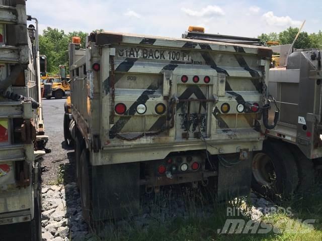 Mack RD600 Sniego peiliai ir valytuvai
