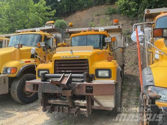Mack RD600 Sniego peiliai ir valytuvai