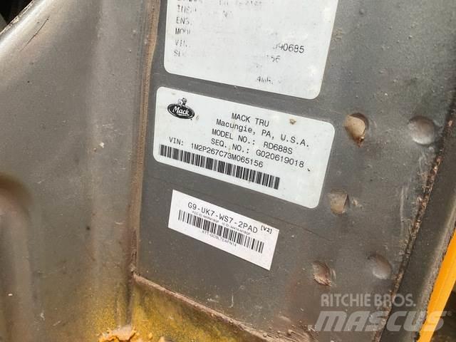 Mack RD600 Sniego peiliai ir valytuvai