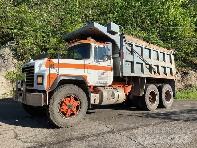 Mack RD686SX Savivarčių priekabų vilkikai