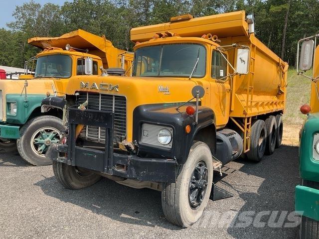 Mack RD686SX Savivarčių priekabų vilkikai