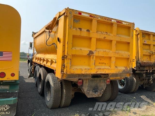 Mack RD686SX Savivarčių priekabų vilkikai