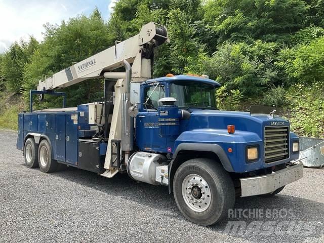Mack RD688S Kita