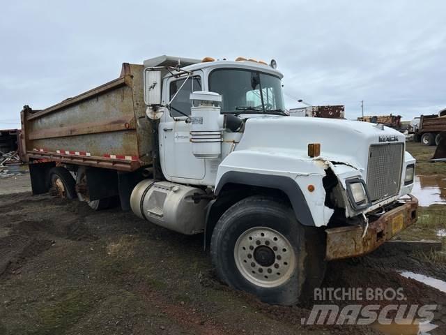 Mack RD688S Savivarčių priekabų vilkikai