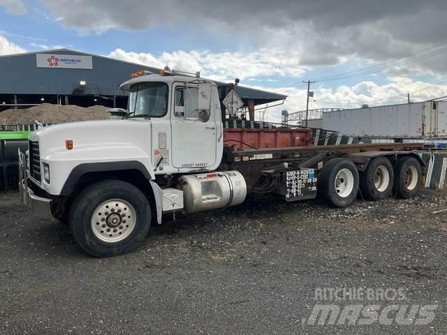 Mack RD688S Savivarčiai