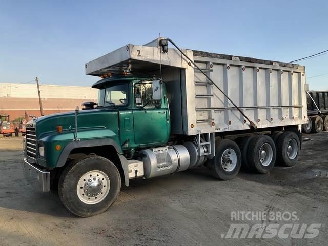 Mack RD688S Savivarčių priekabų vilkikai