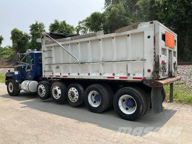 Mack RD688S Savivarčių priekabų vilkikai