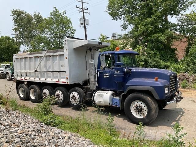 Mack RD688S Savivarčių priekabų vilkikai