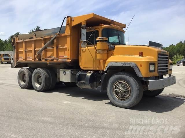 Mack RD688S Savivarčių priekabų vilkikai