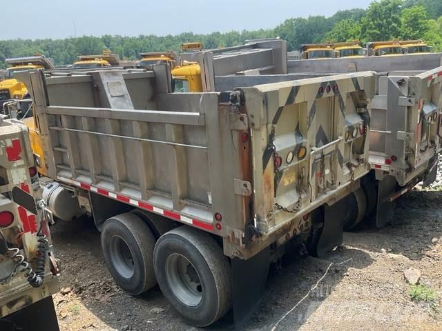 Mack RD688S Smėlio ir druskos barstytuvai