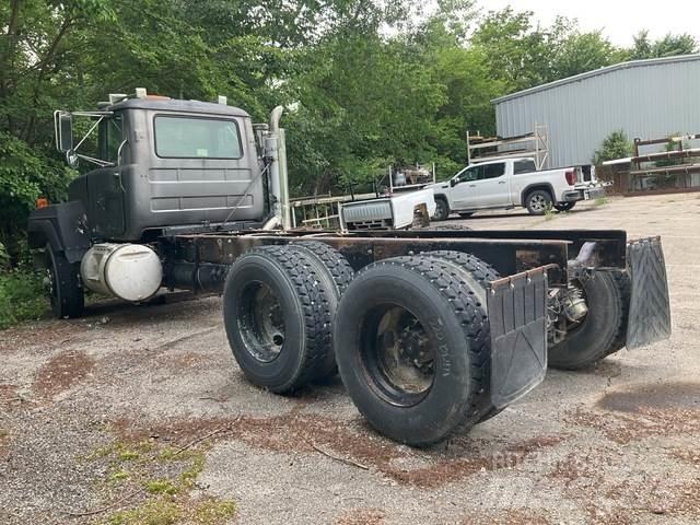 Mack RD688S Kabinos ir salonai