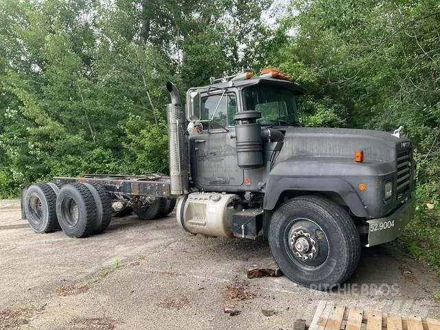 Mack RD688S Kabinos ir salonai