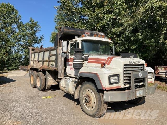 Mack RD688S Savivarčių priekabų vilkikai