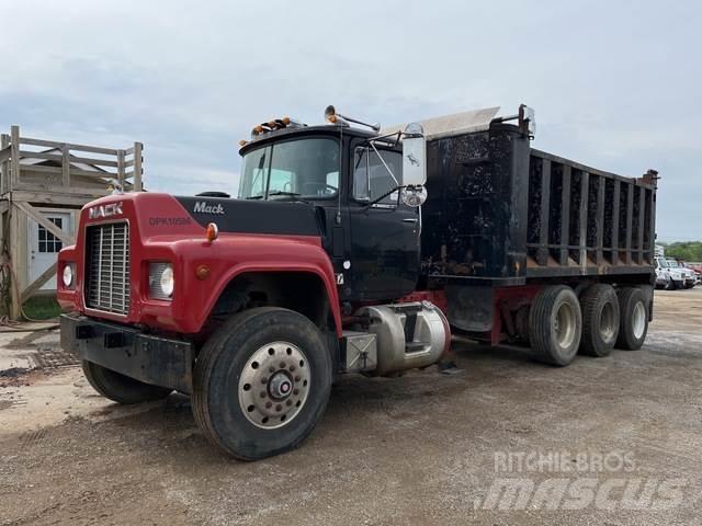 Mack RD690S Savivarčių priekabų vilkikai