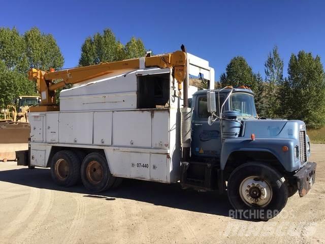 Mack U600 Visuotinės / bendrosios paskirties automobiliai