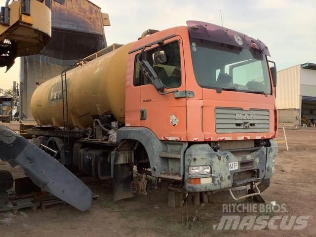 MAN 33.363 Vandens sunkvežimiai