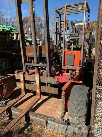 Moffett M5000 Ant sunkvežimių montuojami šakiniai krautuvai