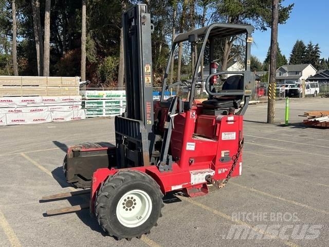Moffett M5500 Ant sunkvežimių montuojami šakiniai krautuvai